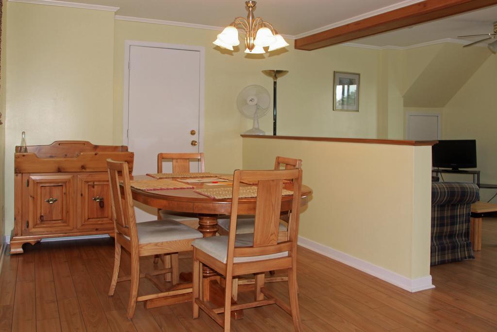 Topmast Motel Lunenburg Room photo