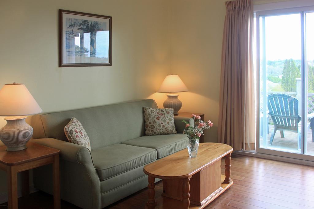 Topmast Motel Lunenburg Room photo