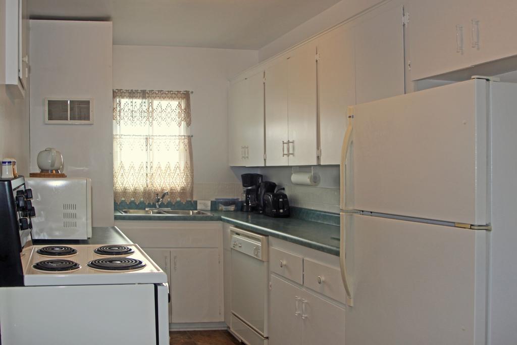 Topmast Motel Lunenburg Room photo
