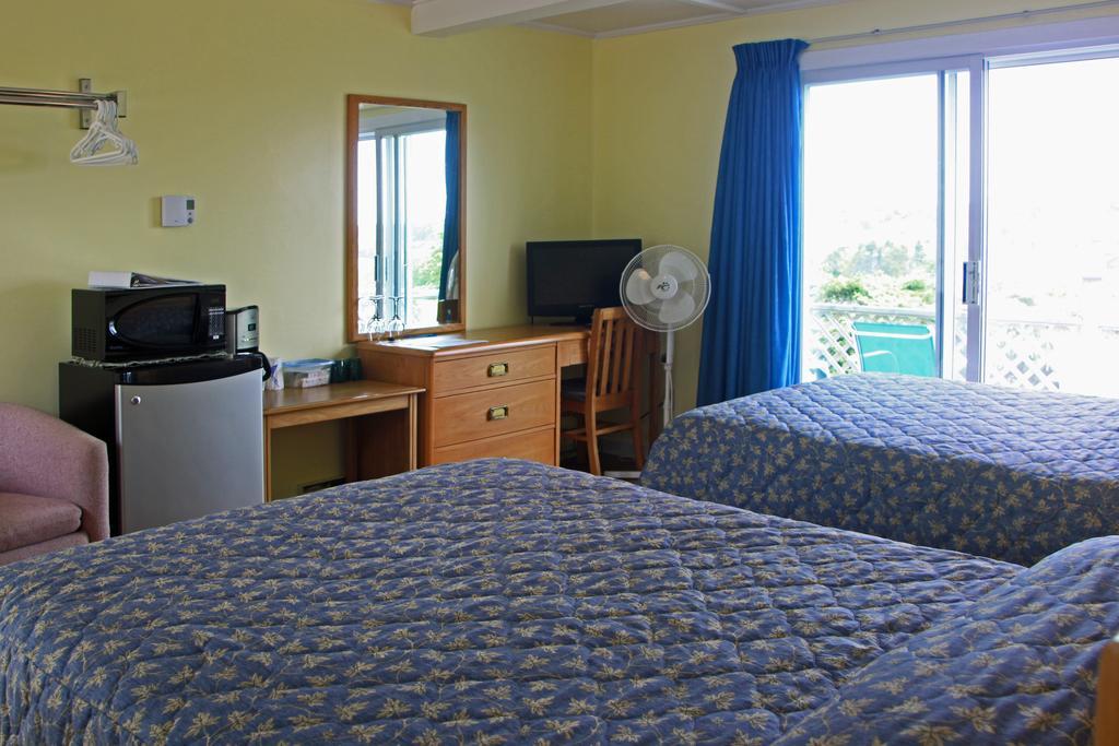 Topmast Motel Lunenburg Room photo